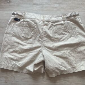 Columbia Women's Beige Cargo Hiking Shorts 12